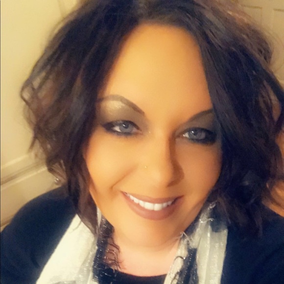 Meet The Posher 🖤 - Picture 3 of 8